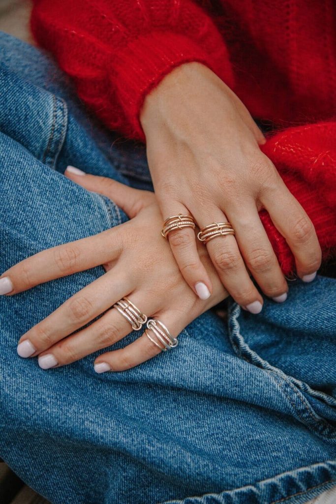 Élégante bague 4 anneaux design unique 